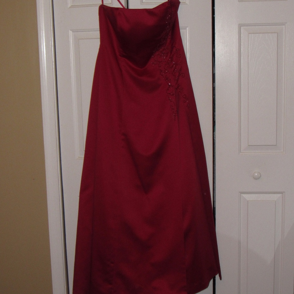 Dark Red Formal A-line Strapless Prom Dress