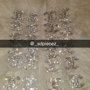 Brooches individually sold