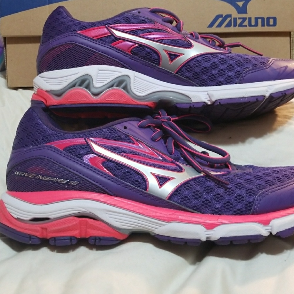 Mizuno Pink and Purple Sneakers Size 9