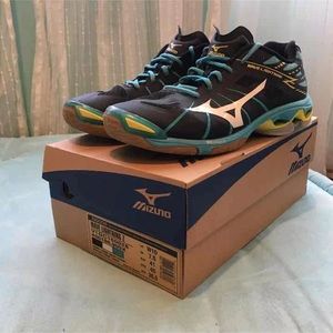 Mizuno volleyball shoes