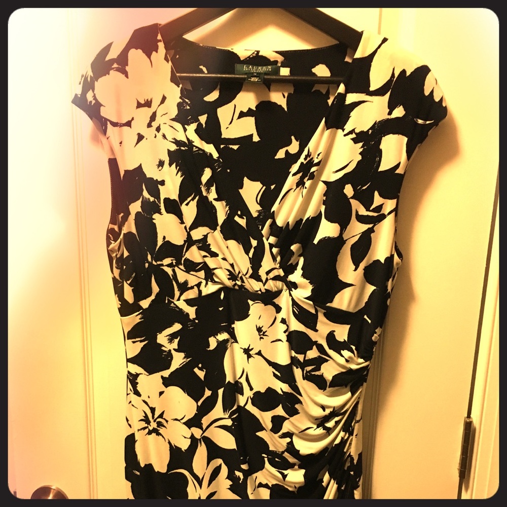 Ralph Lauren beautiful dress modern lines
