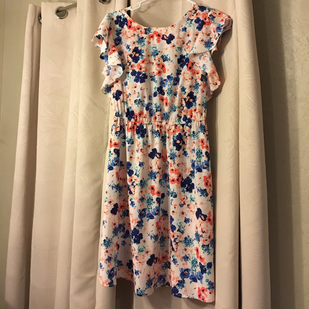 Pink floral keyhole dress!