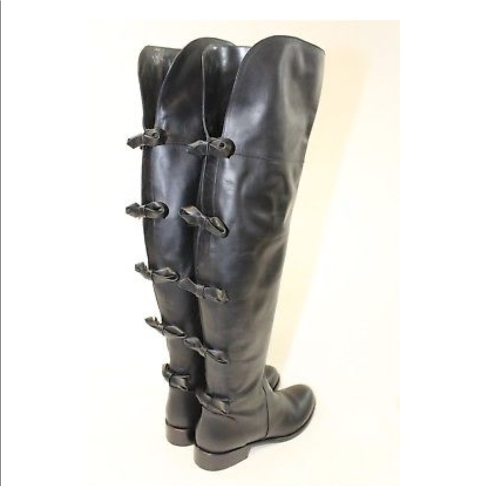 Authantic Valentino boots great condition lowprice