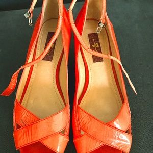 7 for All Main Kind Wedges - Like New