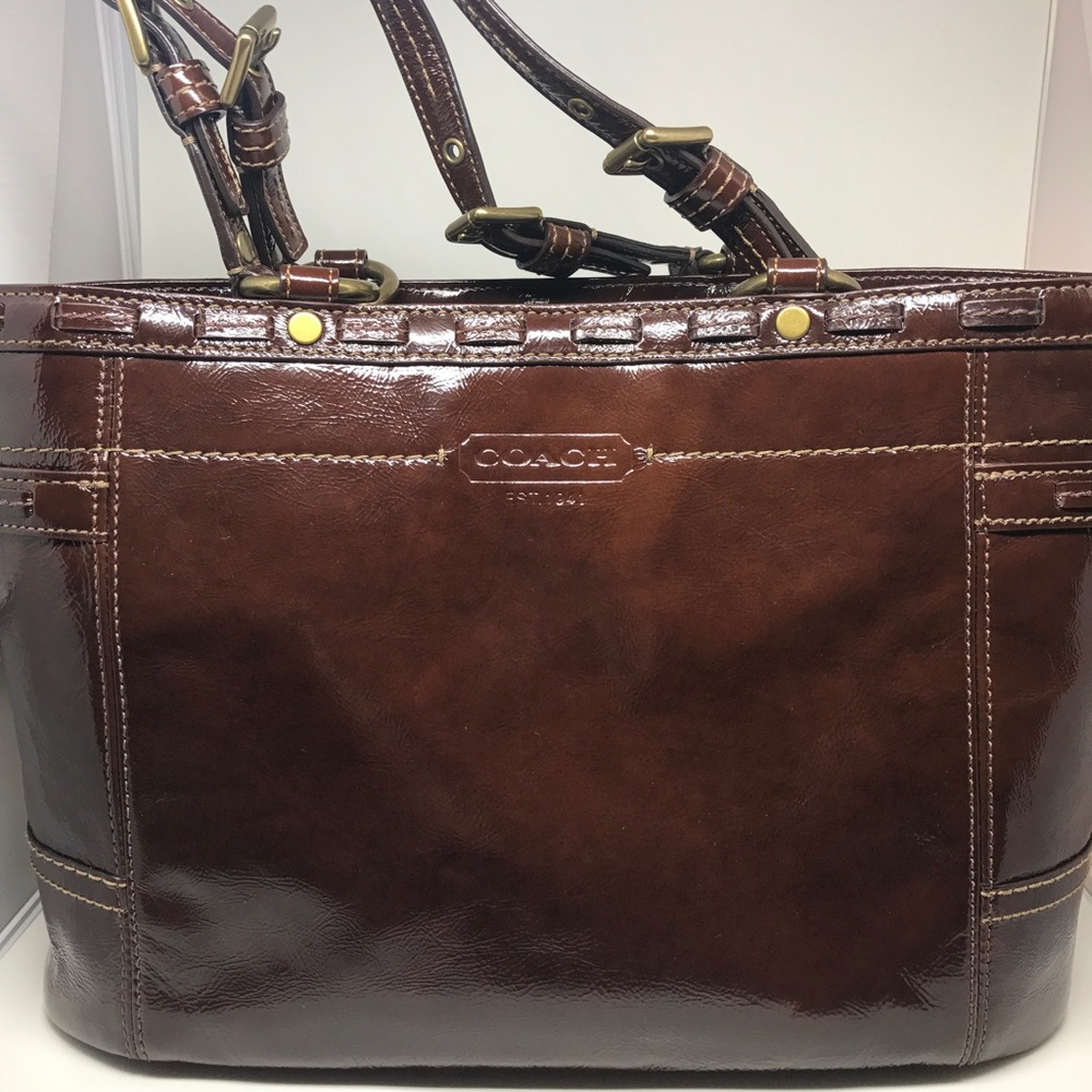 Coach Brown Patent leather handbag 👜