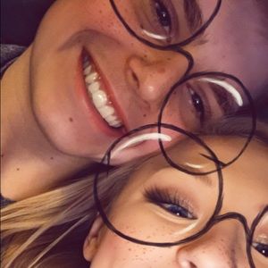 Meet your Posher, Falon