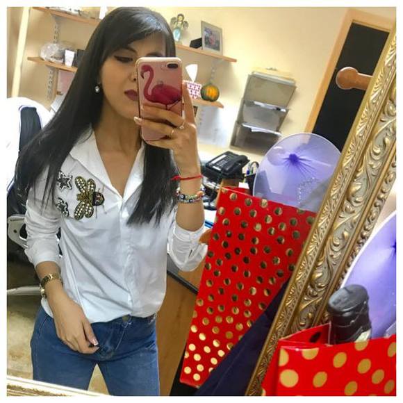 Meet your Posher, Fariza - Picture 1 of 1