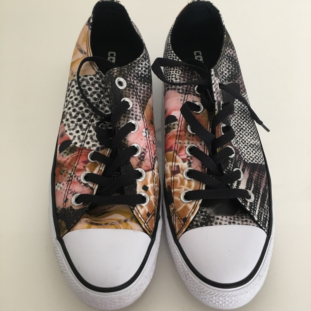 Floral Converse