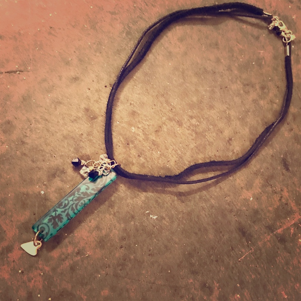 Perfect Gift!!! Beautiful frosted pendant!