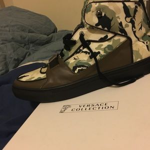 Versace V900 Leather Sneakers