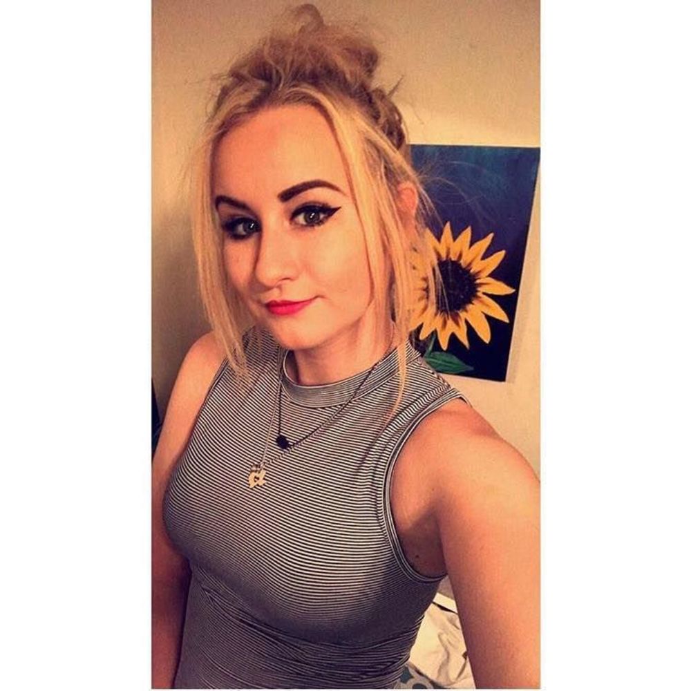 Meet your Posher, Courtney