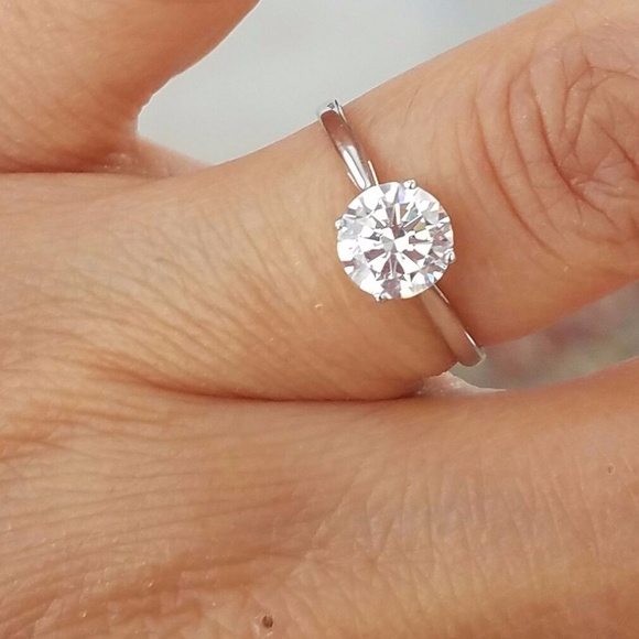 Solid 14k white Gold Solitaire Engagement Ring - Picture 2 of 8