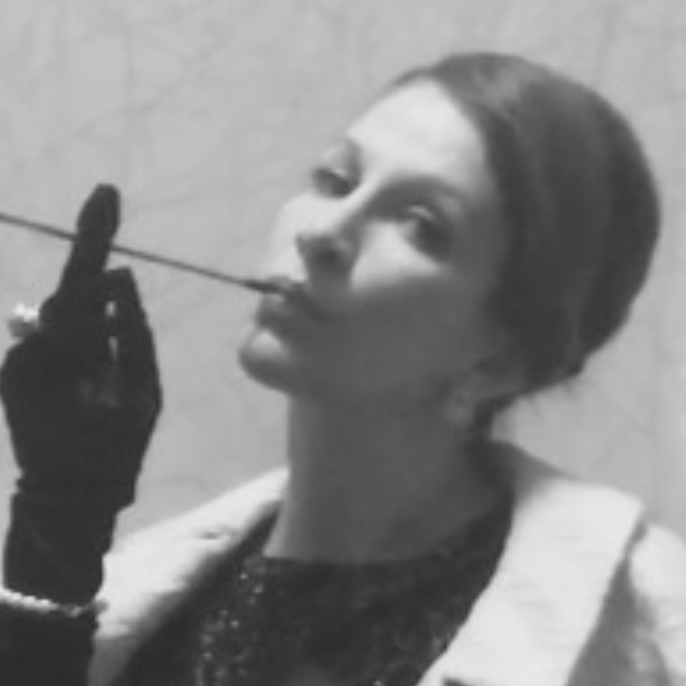 Meet your Posher, Cassandra