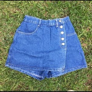 Super cute vintage true blue skort!!