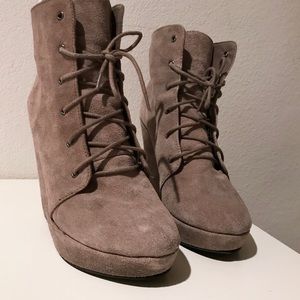ECOTE Taupe Lace-up Platform Ankle Boots - sz 8