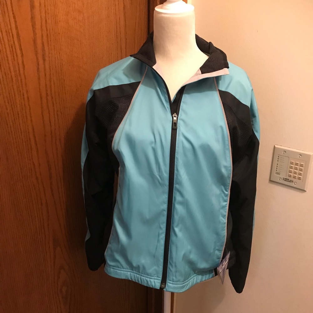 ***SOLD****NWT LL Bean Field Sensor fabric Women’s