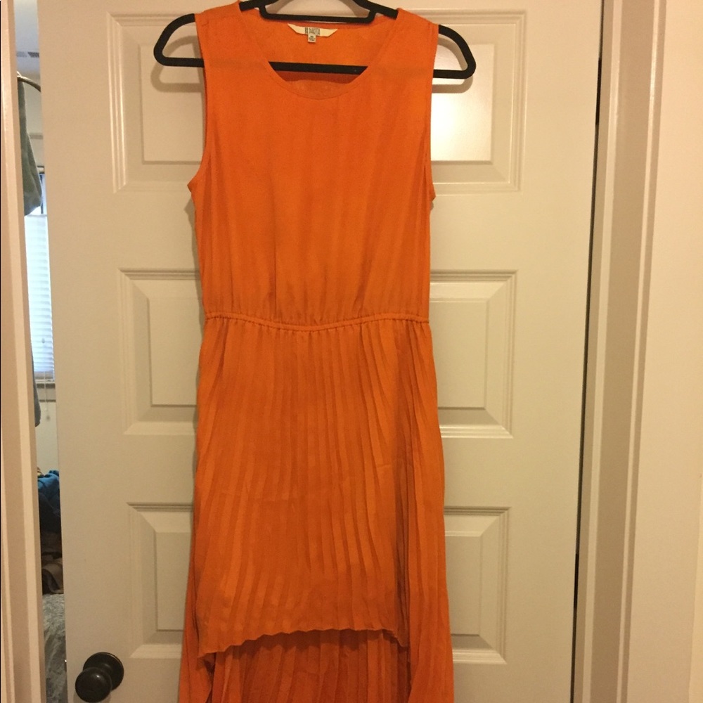 BB Dakota Hi-lo pleated dress, size M