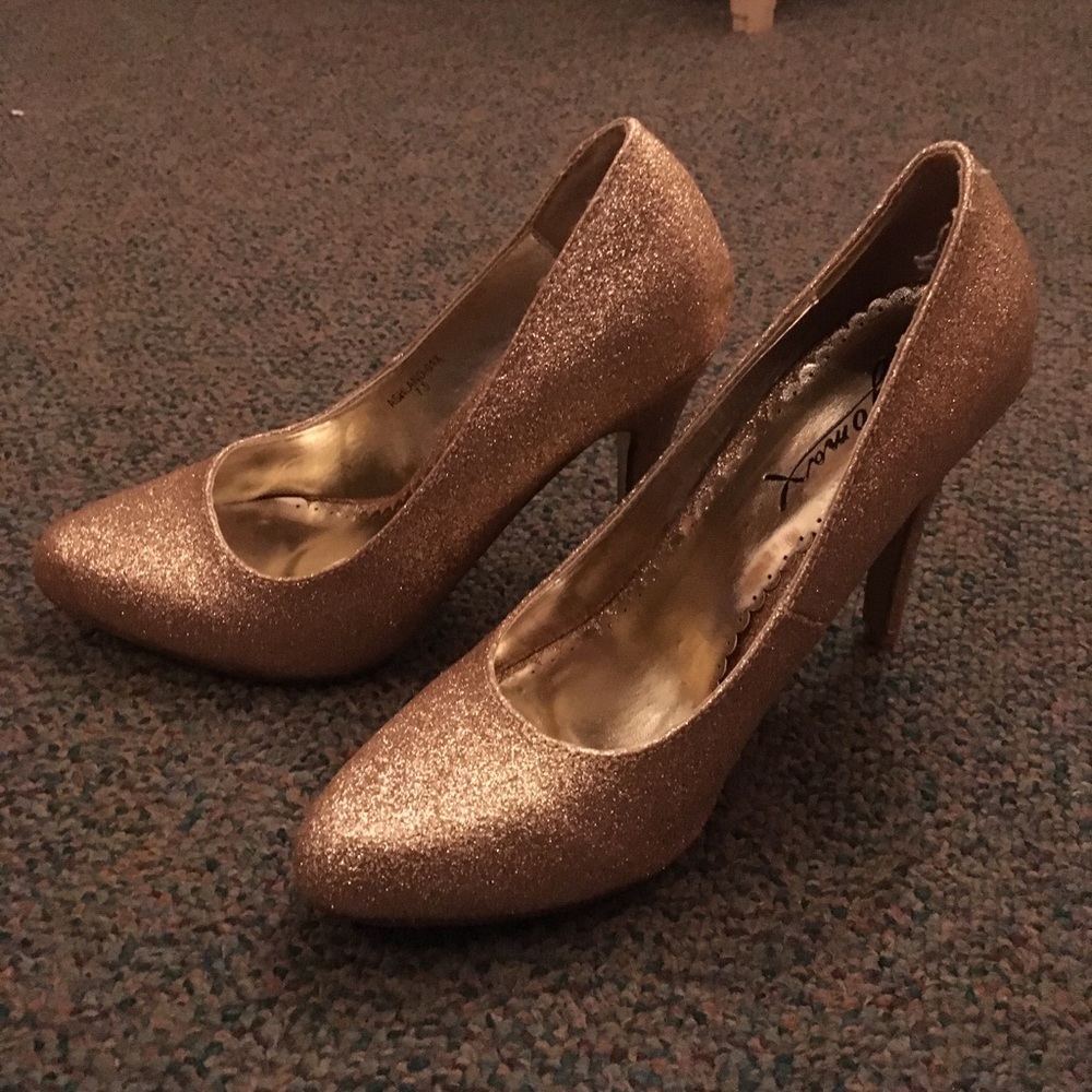 ModCloth Gold Pumps