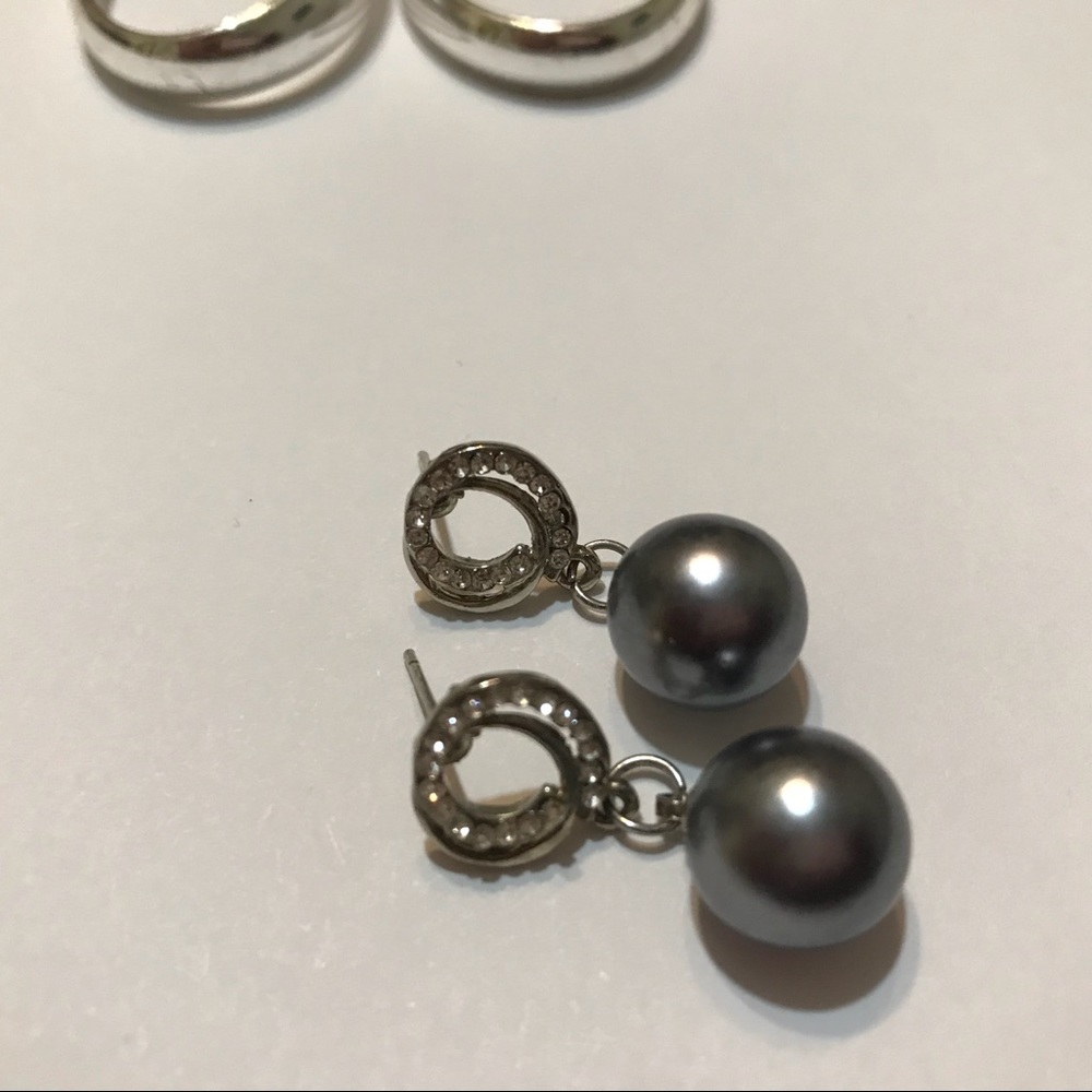 Black Pearl/Silver earrings