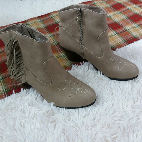 Sam and Libby fringe booties - Picture 2 of 4