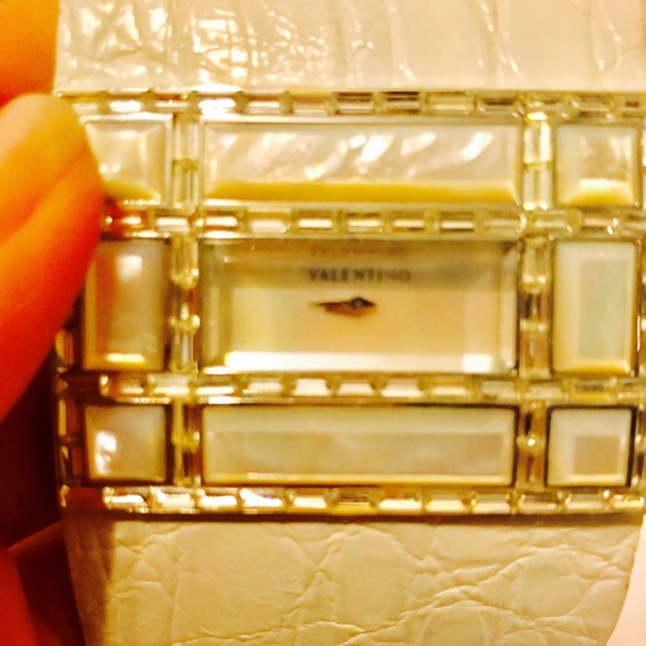 Authentic,VALENTINO pearl faceted watch. - Picture 2 of 8
