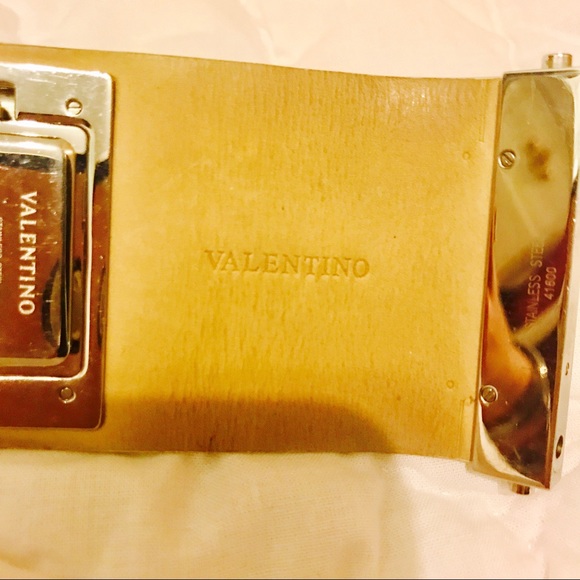 Authentic,VALENTINO pearl faceted watch. - Picture 6 of 8