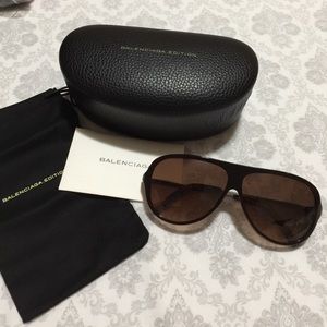 💯% authentic Balenciaga sunglasses!!