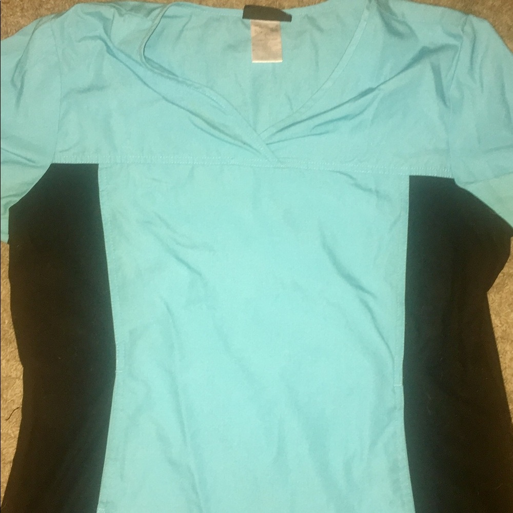Cherokee scrub top