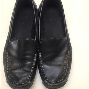Women Black Skechers Loafers Size 8.5