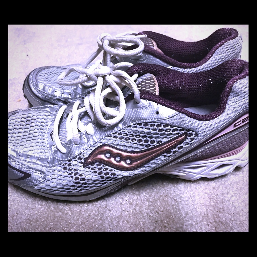 Saucony Size 10 Tennis Shoe
