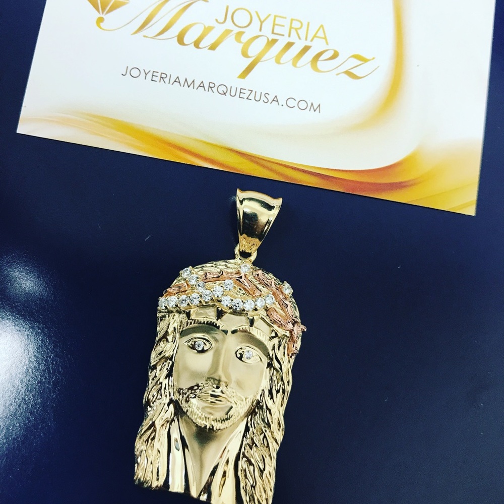 14K ICED OUT GOLD JESUS PENDANT💎