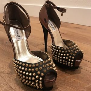 Steve Madden copper studded high heel