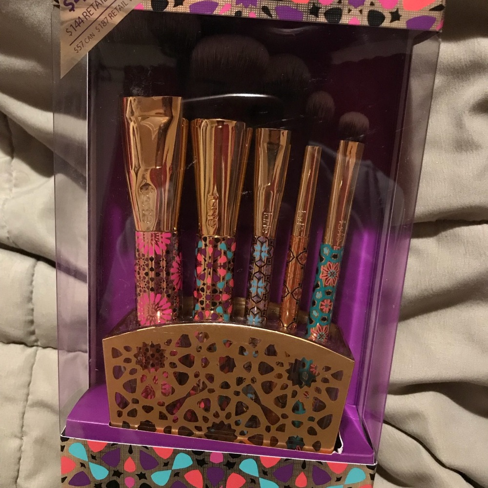 Tarte LIMITED EDITION brush set (Brand New)
