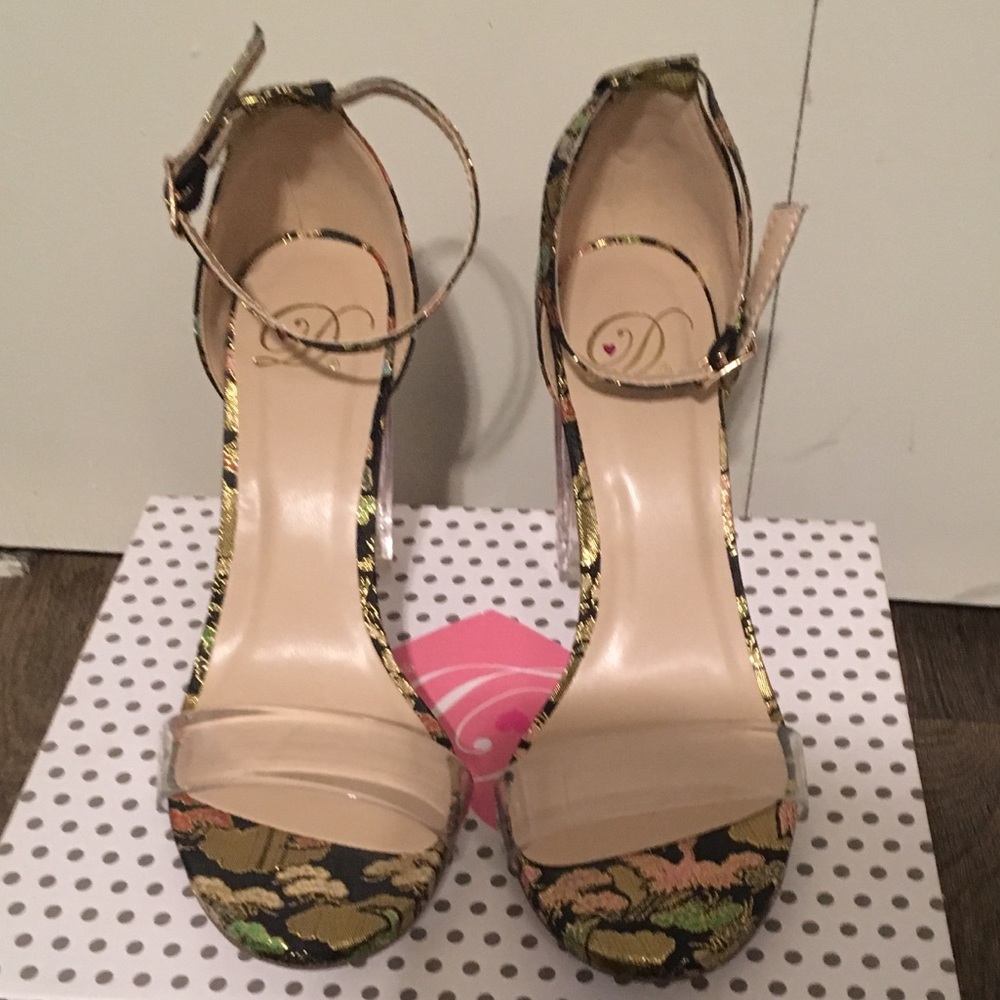 Oriental inspired heels! *Final Price*