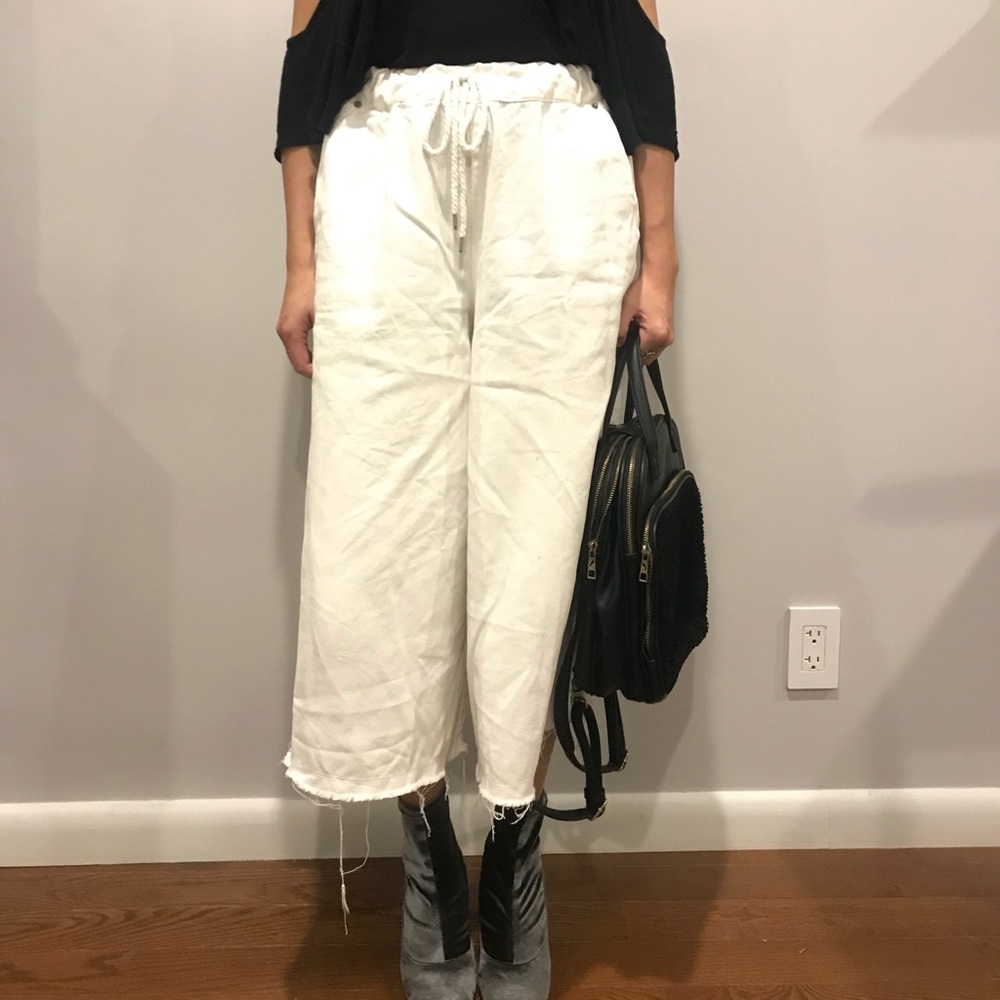 White cutoff wide-leg pants 👖