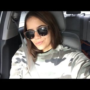 Meet your Posher, Maria antonella