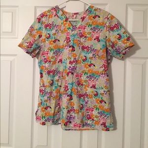 Size medium spring scrub top!