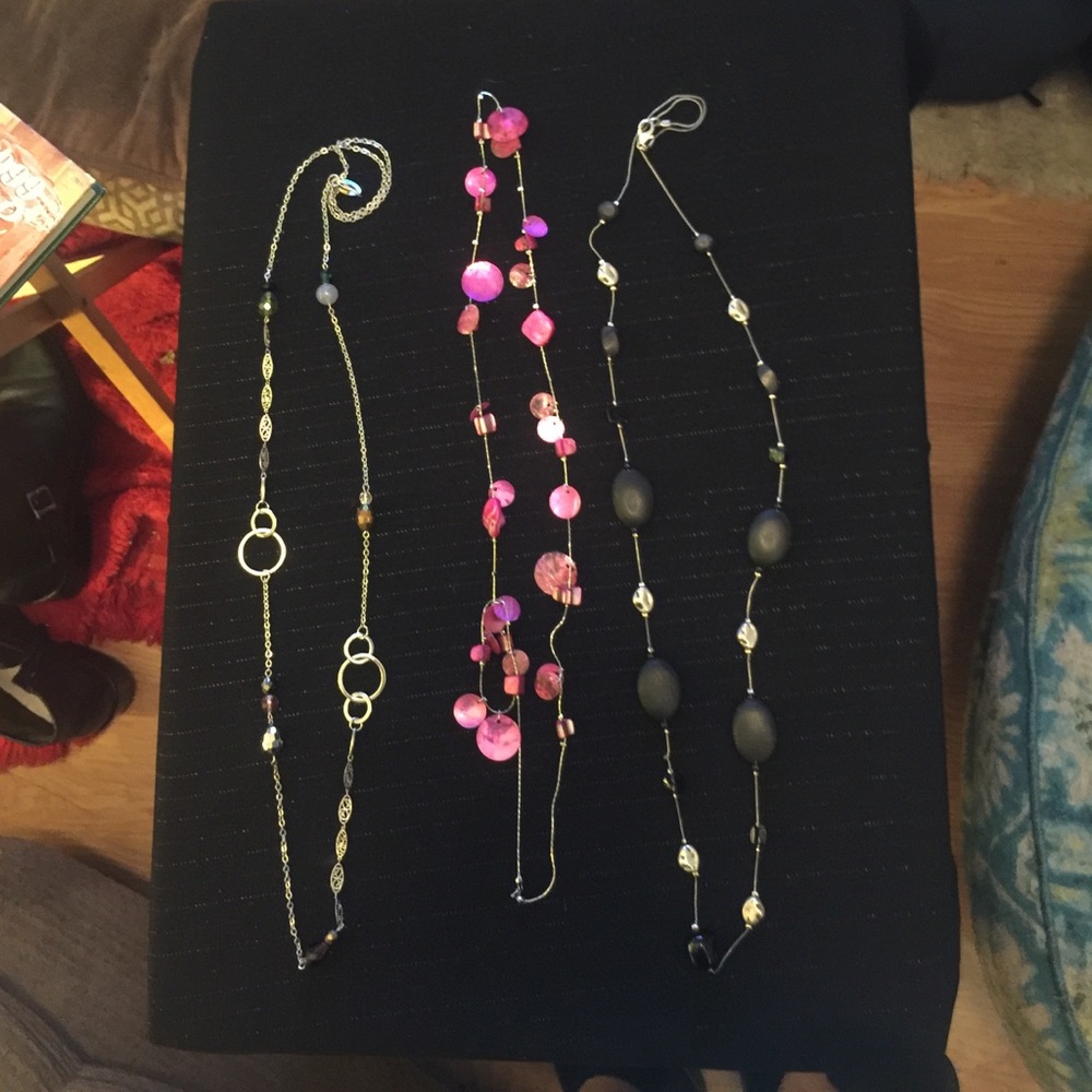 Lot of three necklaces