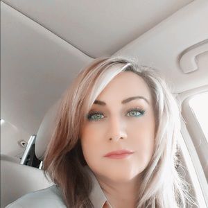 Meet your Posher, Carla
