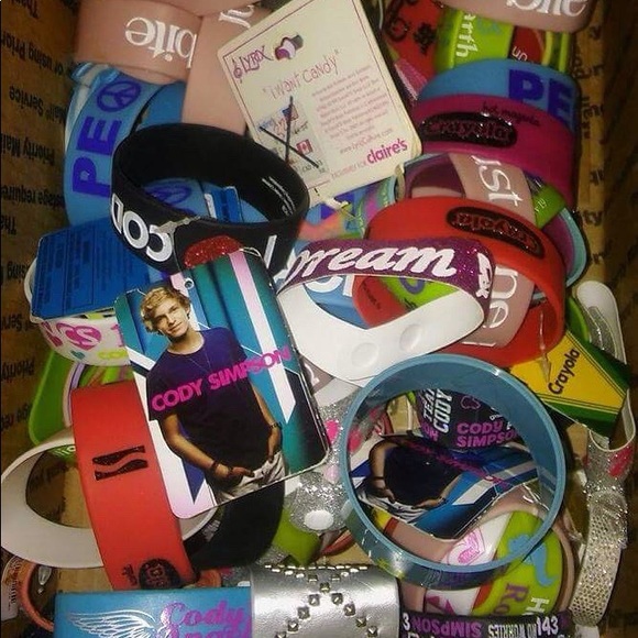 Box of Assorted Bracelets! - Picture 1 of 1