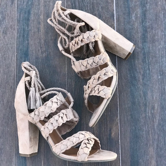 Braided Lace Up Tassel Chunky Heel Boho Sandal - Picture 4 of 7