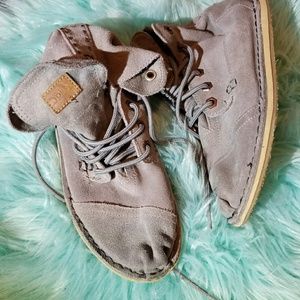 Tom's high top canvas sneakers