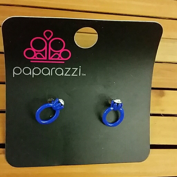☆ Paparazzi Kid's Blue Crystal Ring Earrings ☆ - Picture 1 of 2