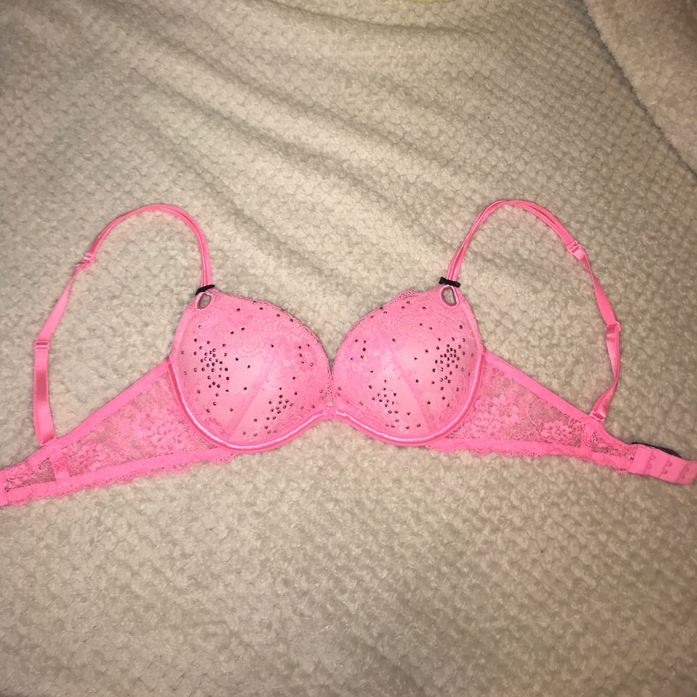 Pink Lace Victoria’s Secret Bra