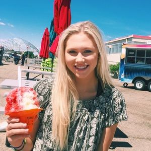 Meet your Posher, Alexis