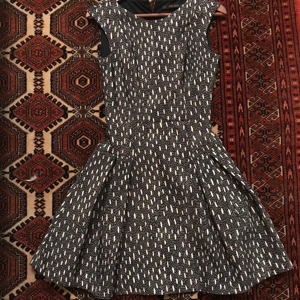 Zara Patterned Navy Dress Size XS