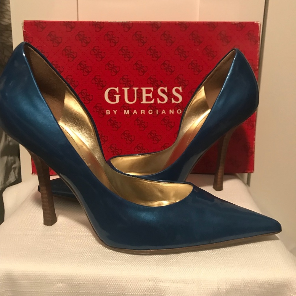 Guess pumps