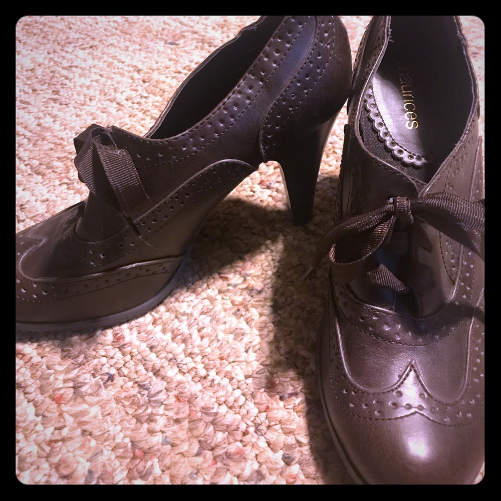 Brown heeled oxfords