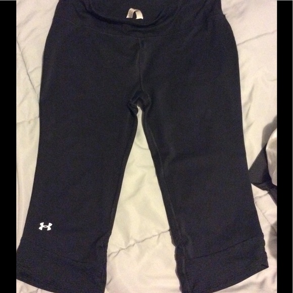 Black under armor cropped leggings - Picture 2 of 2