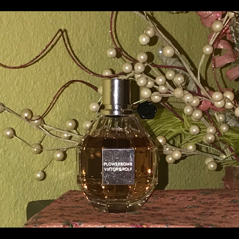 Flowerbomb by Viktor&Rolf